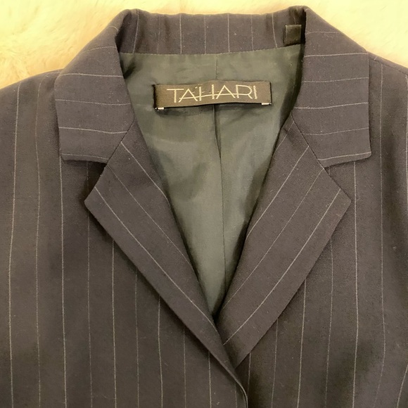 tahari blazer - Picture 3 of 3